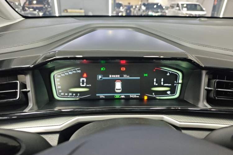Used Hyundai Custo 2024 270TGDi LUX Prestige Edition Instrument Cluster