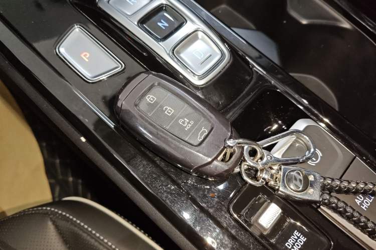 Used Hyundai Custo 2024 270TGDi LUX Prestige Edition Interior 1