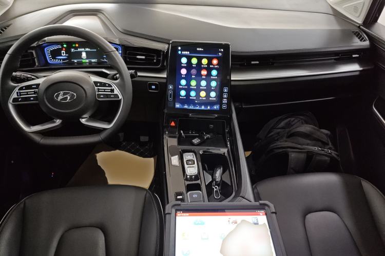 Used Hyundai Custo 2024 270TGDi LUX Prestige Edition Interior 2