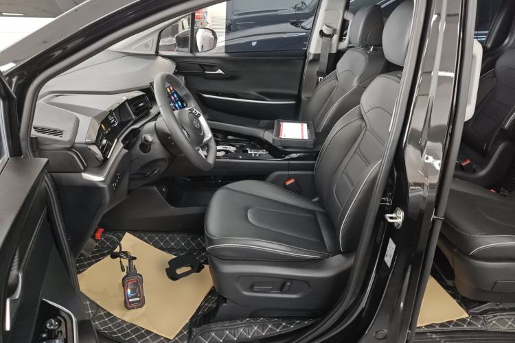 Used Hyundai Custo 2024 270TGDi LUX Prestige Edition Interior 3