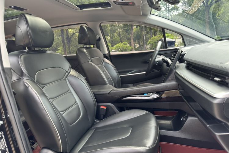 Used Hyundai Custo 2024 270TGDi LUX Prestige Edition Interior 8