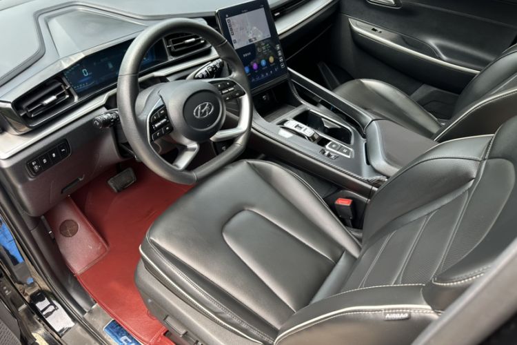 Used Hyundai Custo 2024 270TGDi LUX Prestige Edition Interior 9