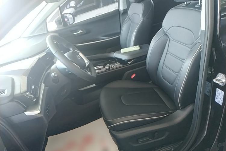 Used Hyundai Custo 2024 270TGDi LUX Prestige Edition Left Front Seat