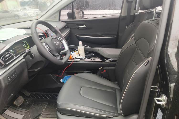 Used Hyundai Custo 2024 270TGDi LUX Prestige Edition Left Front Seat