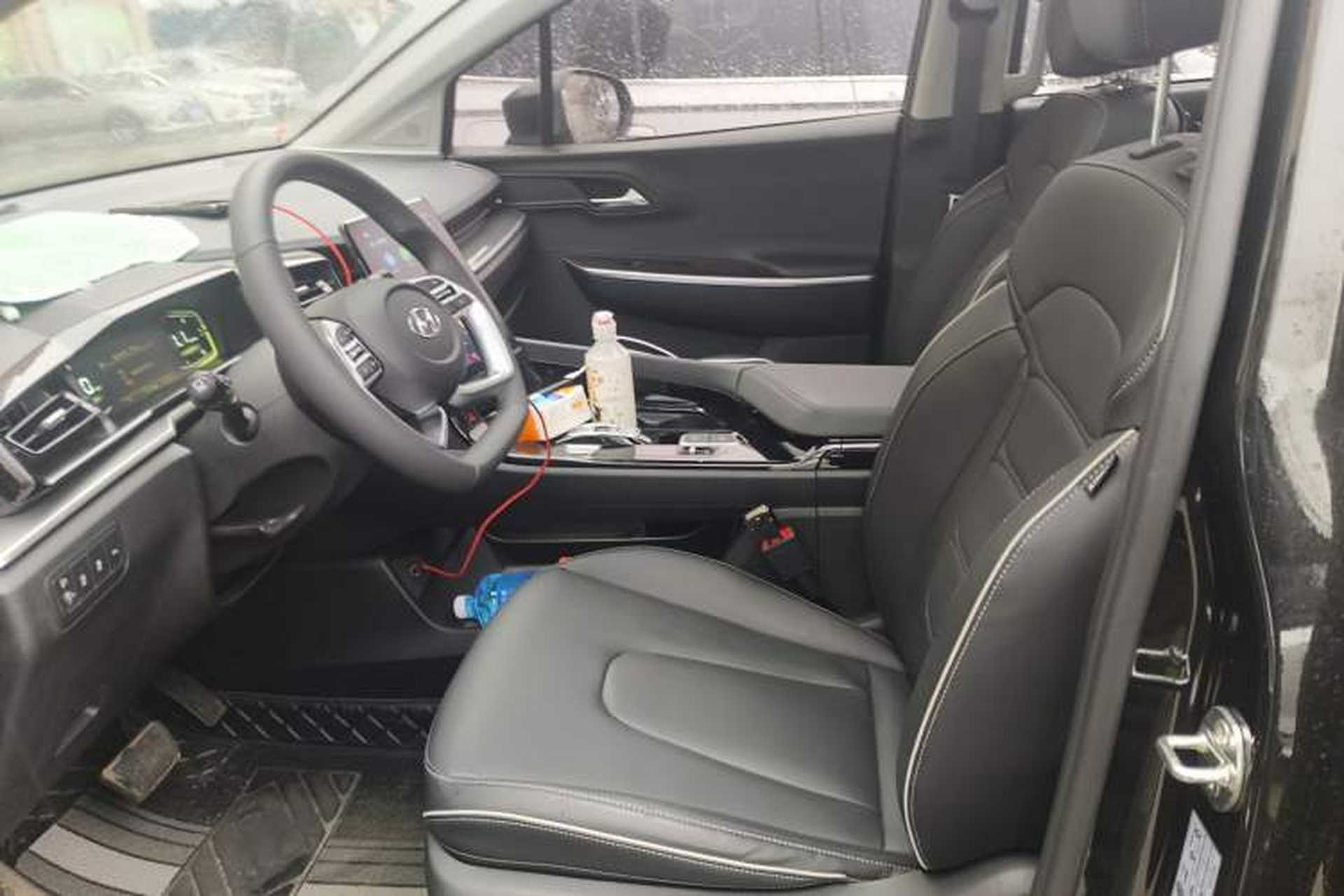 Used Hyundai Custo 2024 270TGDi LUX Prestige Edition Left Front Seat