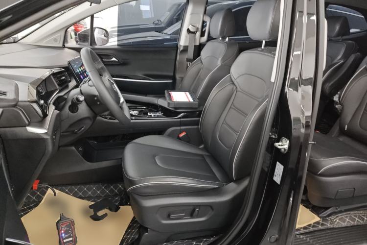 Used Hyundai Custo 2024 270TGDi LUX Prestige Edition Left Front Seat