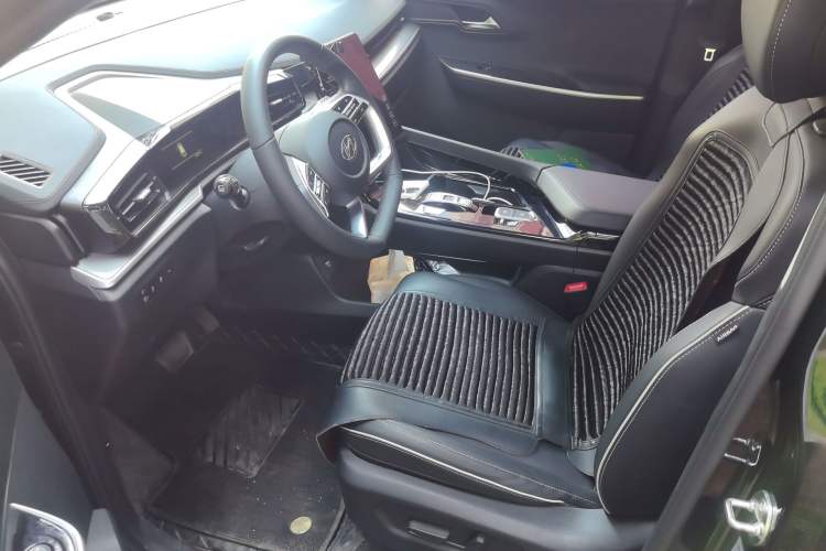 Used Hyundai Custo 2024 270TGDi LUX Prestige Edition Left Front Seat