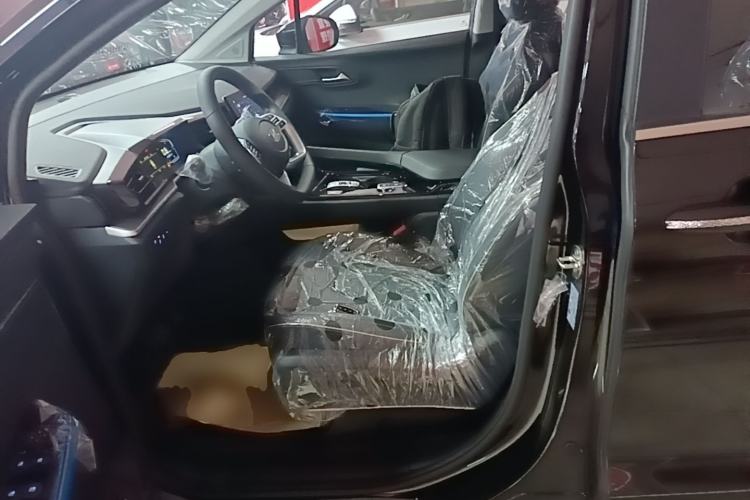 Used Hyundai Custo 2024 270TGDi LUX Prestige Edition Left Front Seat