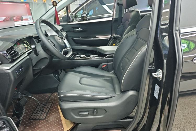 Used Hyundai Custo 2024 270TGDi LUX Prestige Edition Left Front Seat