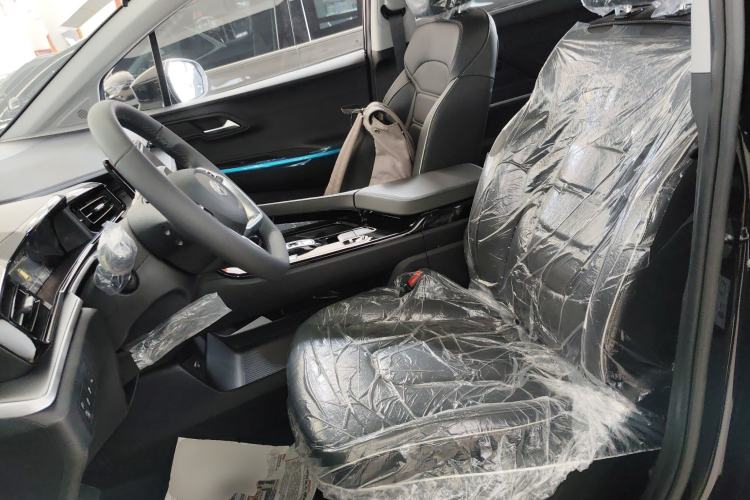 Used Hyundai Custo 2024 270TGDi LUX Prestige Edition Left Front Seat