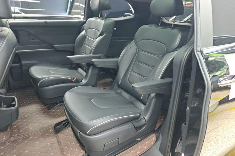 Used Hyundai Custo 2024 270TGDi LUX Prestige Edition Left Rear Seat