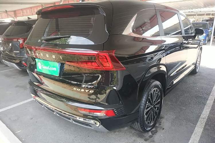 Used Hyundai Custo 2024 270TGDi LUX Prestige Edition Rear Right 45 Deg