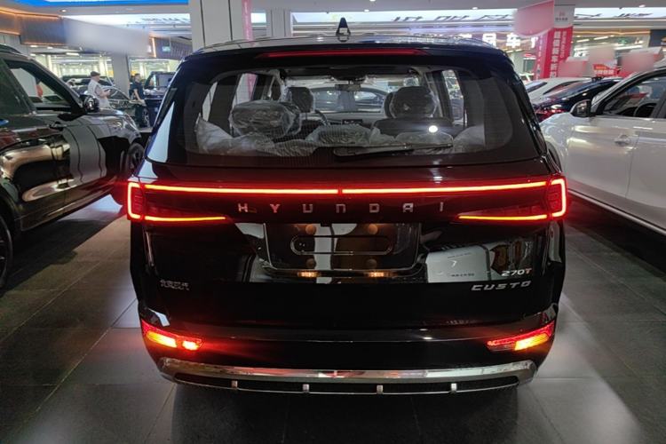Used Hyundai Custo 2024 270TGDi LUX Prestige Edition Rear