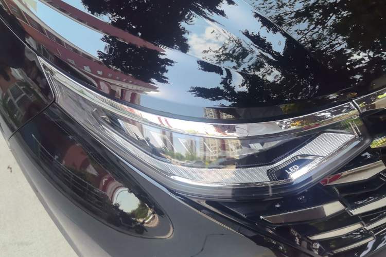 Used Hyundai Custo 2024 270TGDi LUX Prestige Edition Right Front Headlight