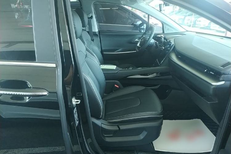 Used Hyundai Custo 2024 270TGDi LUX Prestige Edition Right Front Seat