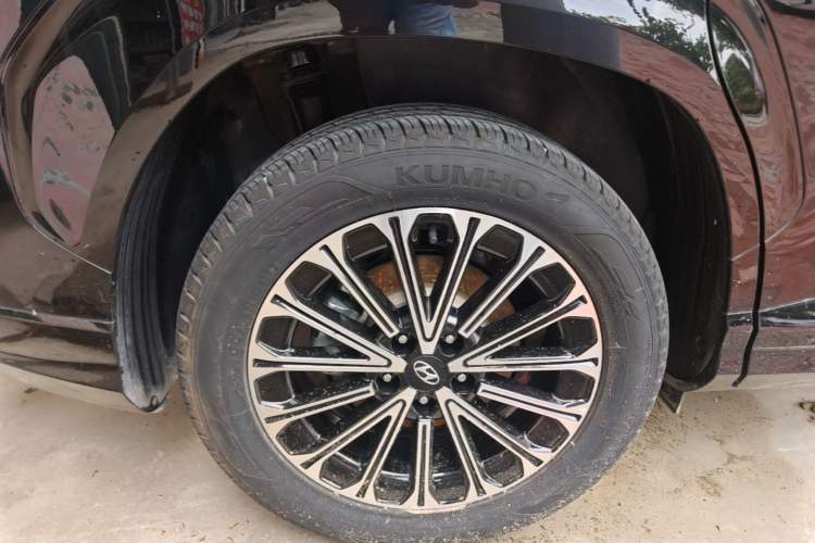Used Hyundai Custo 2024 270TGDi TOP Smart Luxury Flagship Edition Right Rear Wheel Hub