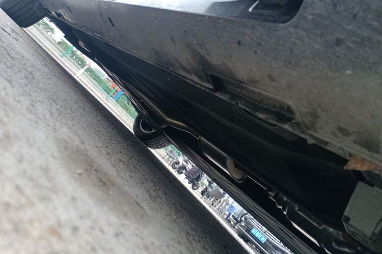 Used Hyundai Custo 2024 270TGDi LUX Prestige Edition Right Side Sill