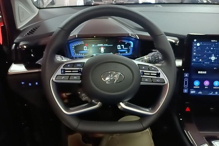 Used Hyundai Custo 2024 270TGDi LUX Prestige Edition Steering Wheel