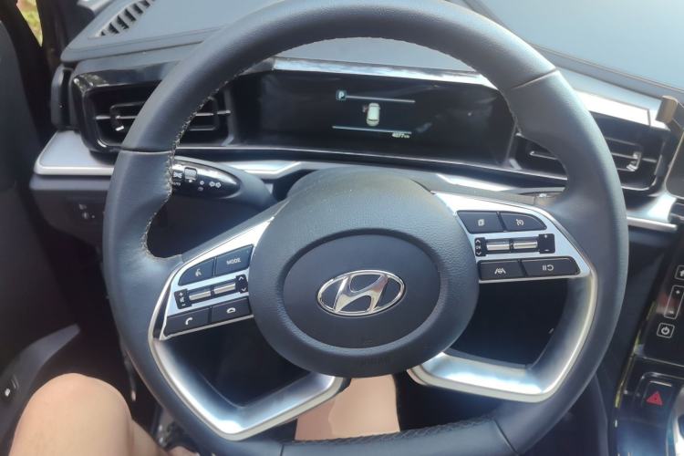 Used Hyundai Custo 2024 270TGDi LUX Prestige Edition Steering Wheel