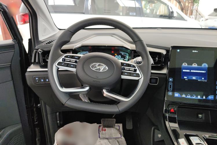 Used Hyundai Custo 2024 270TGDi LUX Prestige Edition Steering Wheel