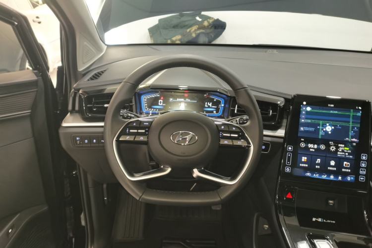 Used Hyundai Custo 2024 270TGDi LUX Prestige Edition Steering Wheel