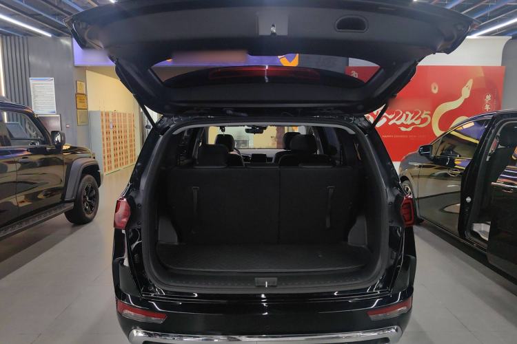 Used Hyundai Custo 2024 270TGDi LUX Prestige Edition Trunk