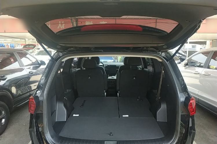 Used Hyundai Custo 2024 270TGDi LUX Prestige Edition Trunk