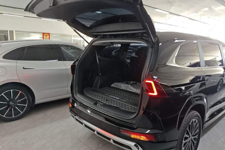 Used Hyundai Custo 2024 270TGDi LUX Prestige Edition Trunk