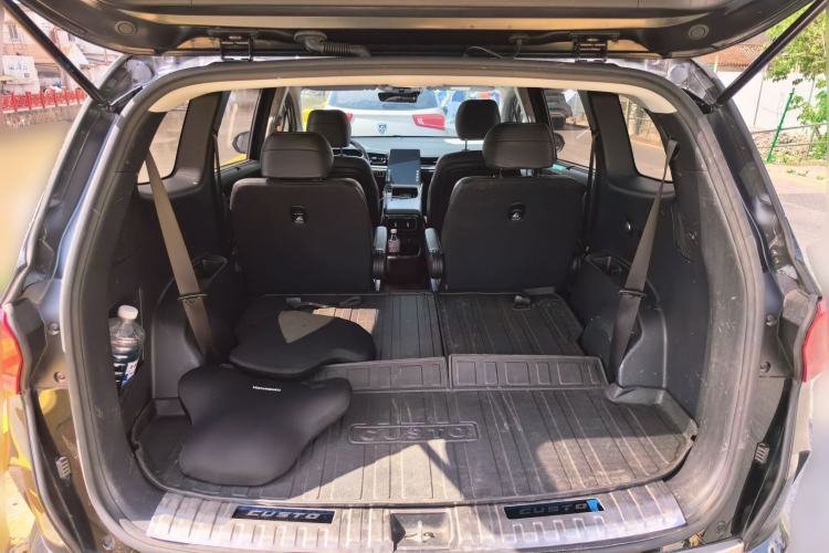 Used Hyundai Custo 2024 270TGDi LUX Prestige Edition Trunk