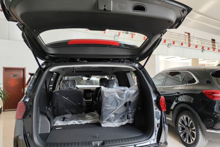 Used Hyundai Custo 2024 270TGDi LUX Prestige Edition Trunk
