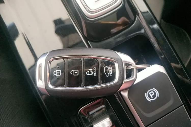 Used Hyundai Custo 2024 270TGDi LUX Prestige Edition Vehicle Key