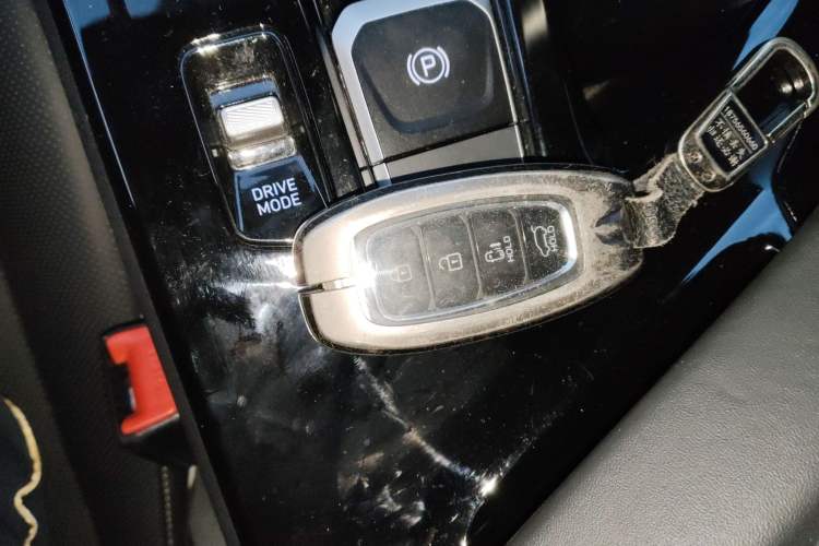 Used Hyundai Custo 2024 270TGDi LUX Prestige Edition Vehicle Key
