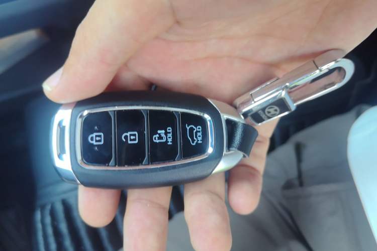Used Hyundai Custo 2024 270TGDi LUX Prestige Edition Vehicle Key
