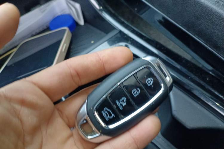Used Hyundai Custo 2024 270TGDi LUX Prestige Edition Vehicle Key
