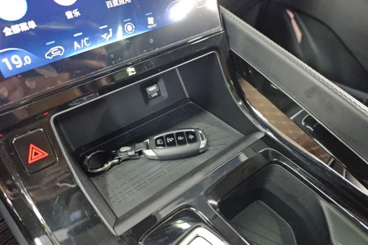 Used Hyundai Custo 2024 270TGDi LUX Prestige Edition Vehicle Key