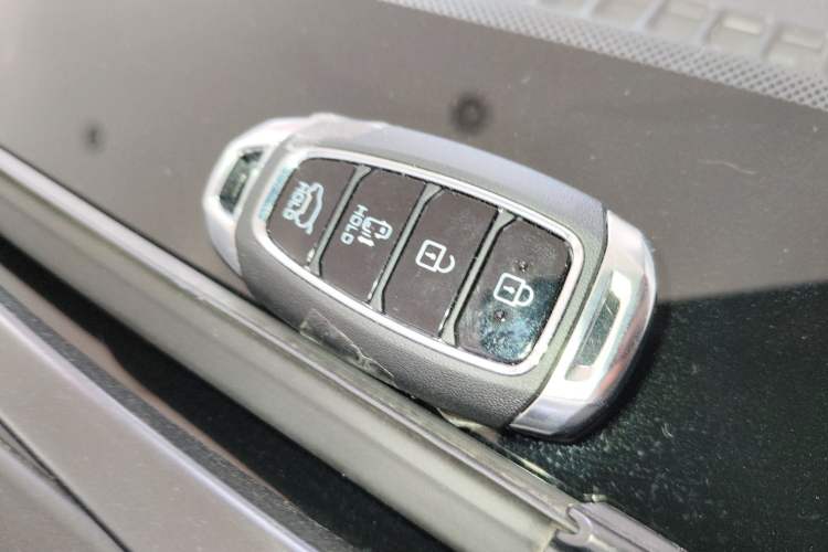 Used Hyundai Custo 2024 270TGDi LUX Prestige Edition Vehicle Key