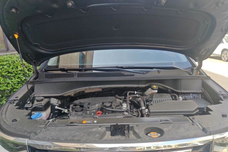 Used Hyundai Custo 2024 270TGDi LUX Prestige Edition Engine Bay