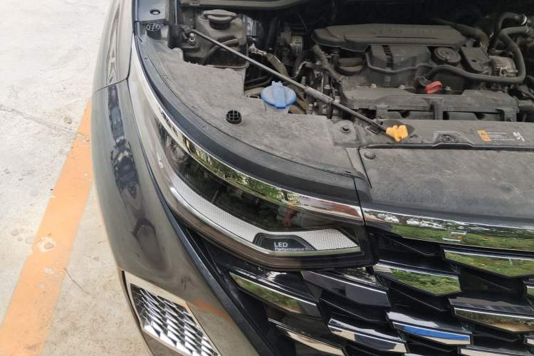 Used Hyundai Custo 2024 270TGDi LUX Prestige Edition Engine Bay Right