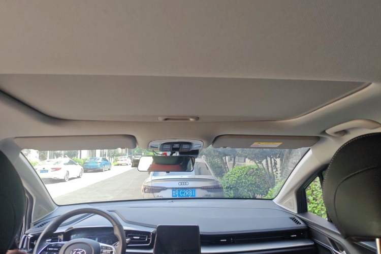 Used Hyundai Custo 2024 270TGDi LUX Prestige Edition Headliner