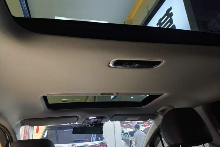 Used Hyundai Custo 2024 270TGDi LUX Prestige Edition Headliner