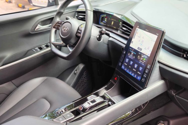 Used Hyundai Custo 2024 270TGDi LUX Prestige Edition Interior 9