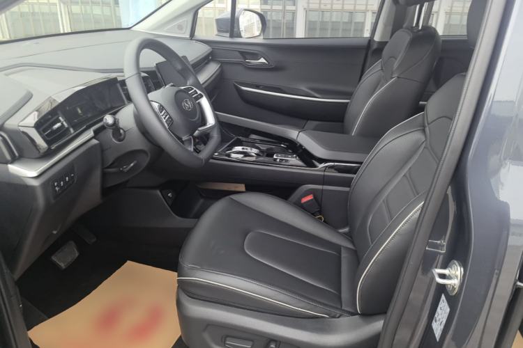 Used Hyundai Custo 2024 270TGDi LUX Prestige Edition Left Front Seat