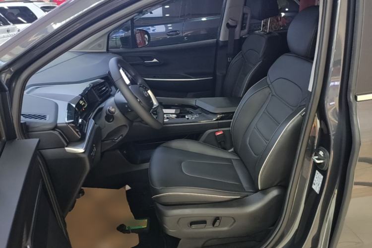 Used Hyundai Custo 2024 270TGDi LUX Prestige Edition Left Front Seat