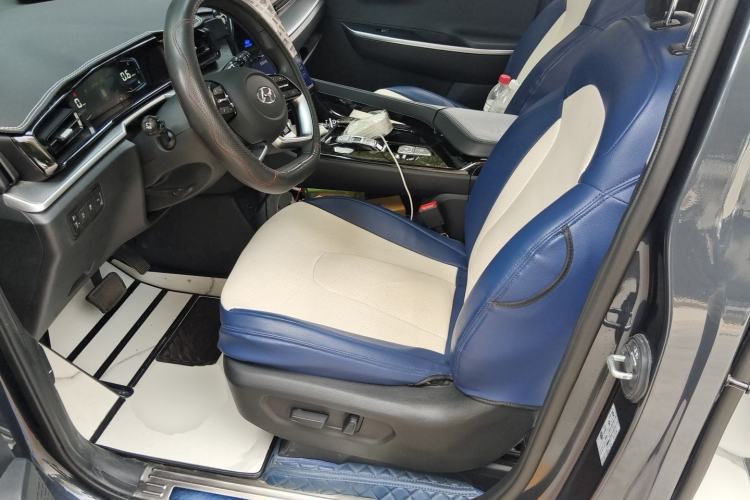 Used Hyundai Custo 2024 270TGDi LUX Prestige Edition Left Front Seat