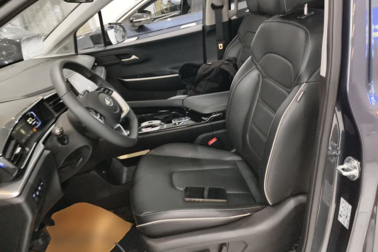 Used Hyundai Custo 2024 270TGDi LUX Prestige Edition Left Front Seat