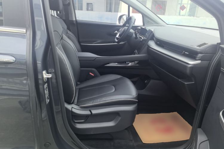 Used Hyundai Custo 2024 270TGDi LUX Prestige Edition Right Front Seat