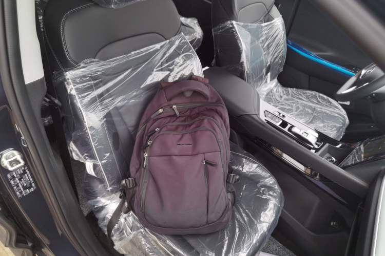 Used Hyundai Custo 2024 270TGDi LUX Prestige Edition Right Front Seat