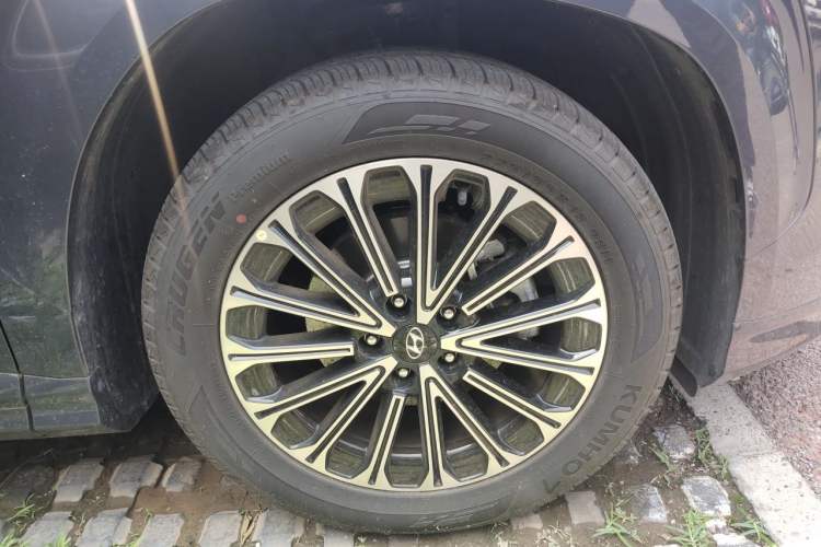 Used Hyundai Custo 2024 270TGDi TOP Smart Luxury Flagship Edition Right Front Wheel Hub