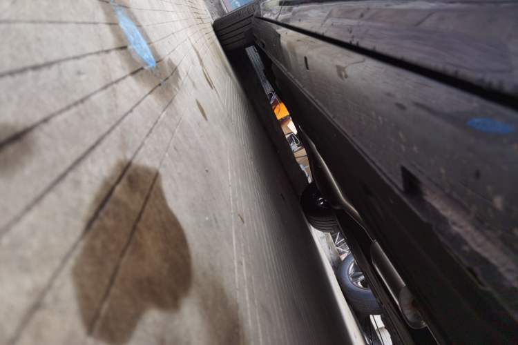 Used Hyundai Custo 2024 270TGDi LUX Prestige Edition Right Side Sill