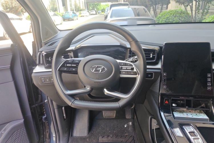 Used Hyundai Custo 2024 270TGDi LUX Prestige Edition Steering Wheel